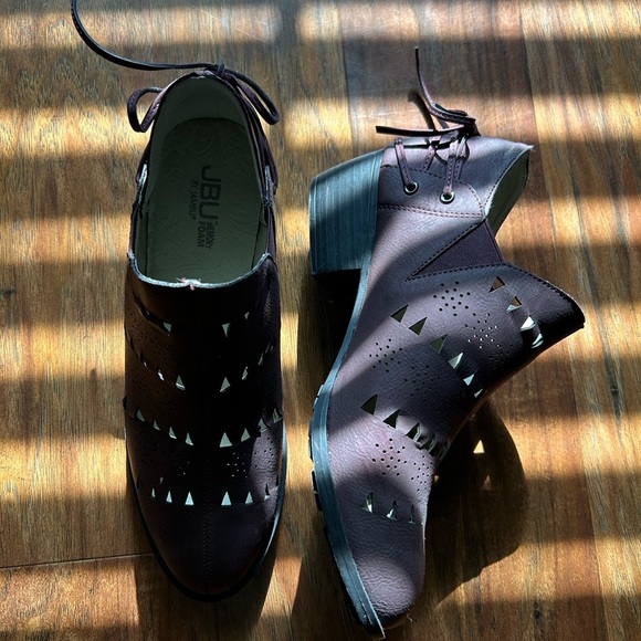 JBU Brown Ankle Booties Women’s Size 9.5 with Stylish Cut-out Design - Picture 2 of 7